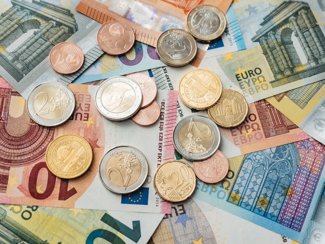 Euro-Banknoten und -Münzen