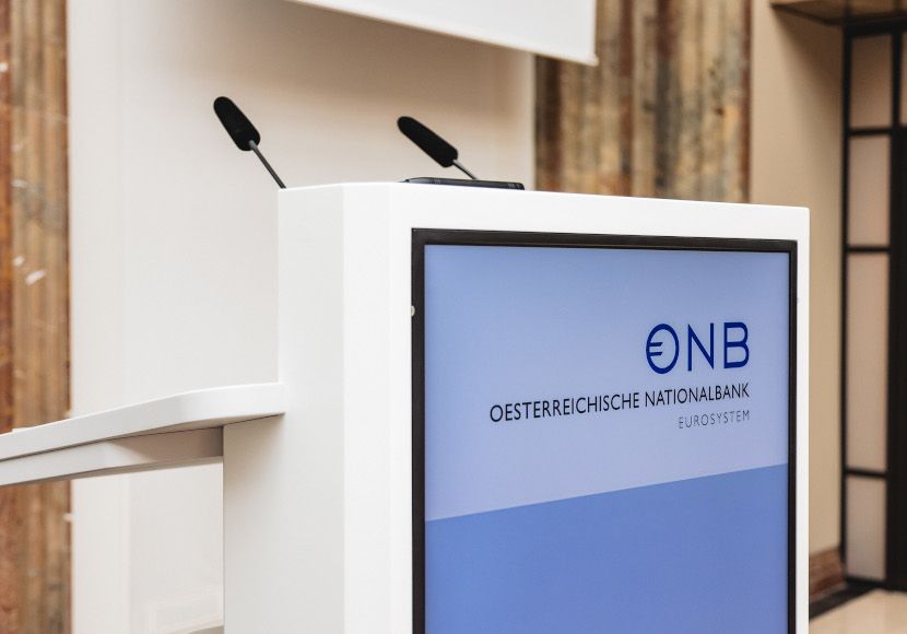 Steering past the sirens: central bank independence and the role of credibility